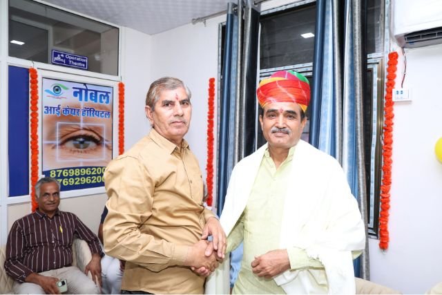 noble eye opening photos (17)